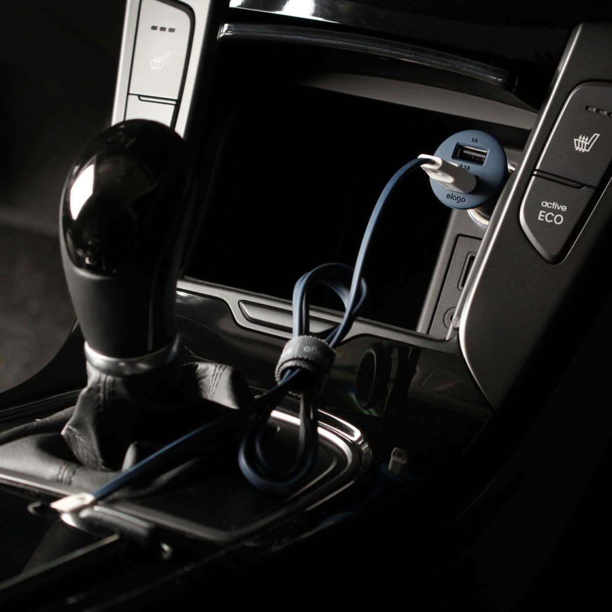 Автомобильная зарядка Elago C7 3.1 Amp 