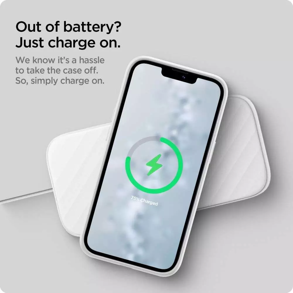 Протиударний чохол бампер Spigen Silicone Fit для iPhone 14 White (Білий)