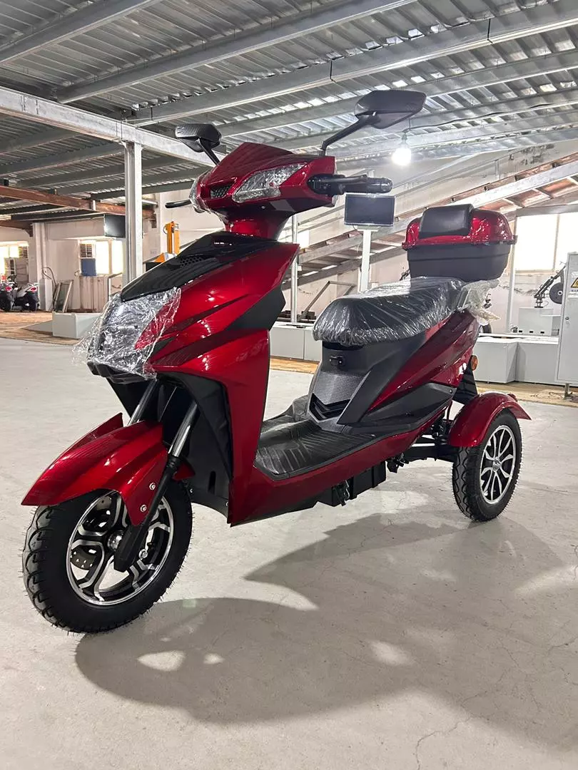 Электроскутер трицикл Anomaly Energy SL3L 1500 Вт Литиевая батарея 60V 20AH White (Белый) Электроскутер трицикл Anomaly Energy SL3L 1500 Вт Литиевая батарея 60V 20AH White (Белый)