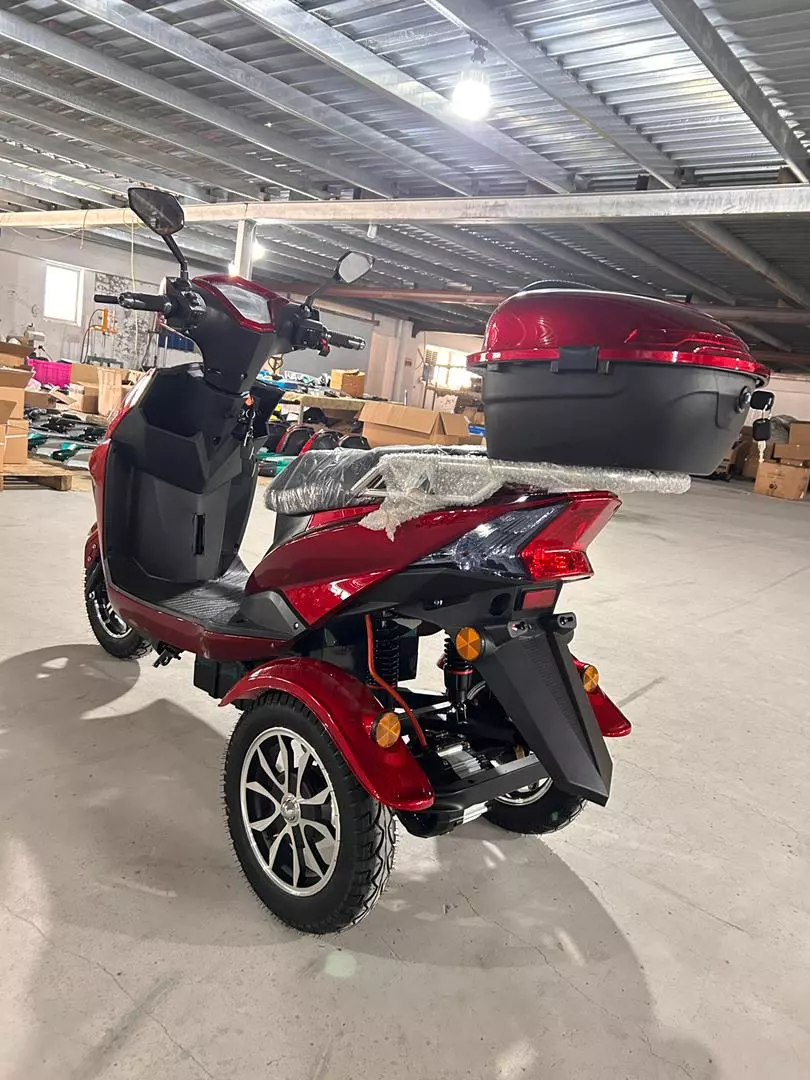 Электроскутер трицикл Anomaly Energy SL3L 1500 Вт Литиевая батарея 60V 20AH White (Белый) Электроскутер трицикл Anomaly Energy SL3L 1500 Вт Литиевая батарея 60V 20AH White (Белый)