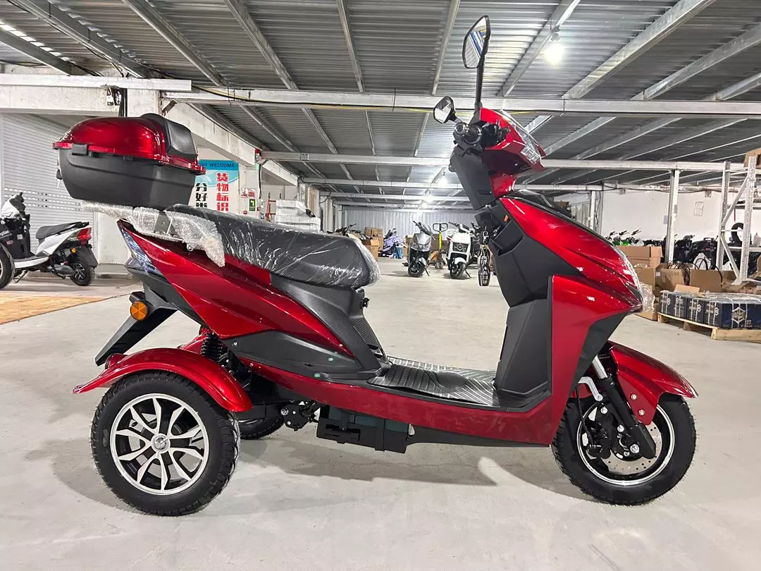 Электроскутер трицикл Anomaly Energy SL3L 1500 Вт Литиевая батарея 60V 20AH White (Белый) Электроскутер трицикл Anomaly Energy SL3L 1500 Вт Литиевая батарея 60V 20AH White (Белый)