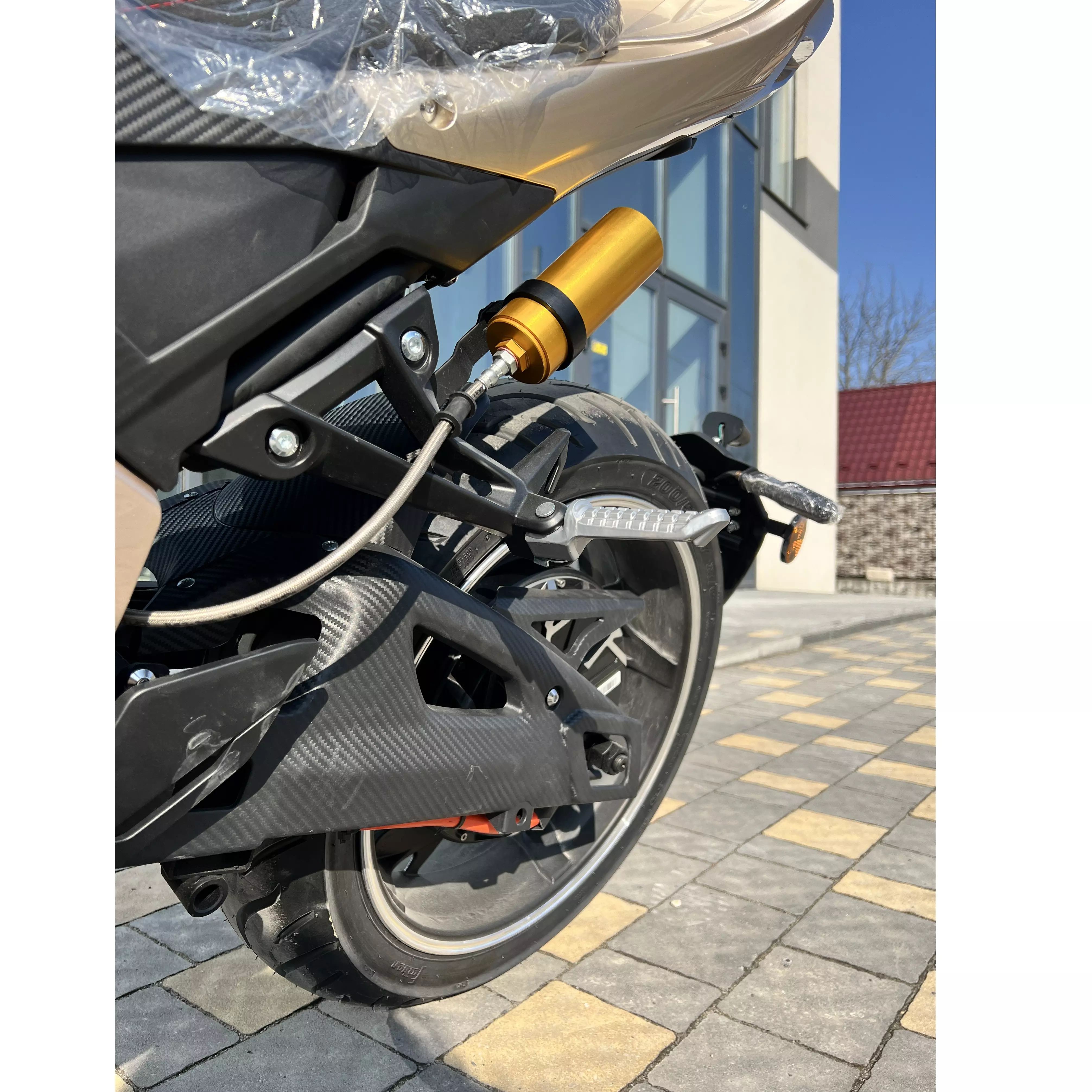 Електромотоцикл 10000W Anomaly Energy Panigal V1 72V 100Ah Li-ion NMC батарея (Turan gold/бежевий)