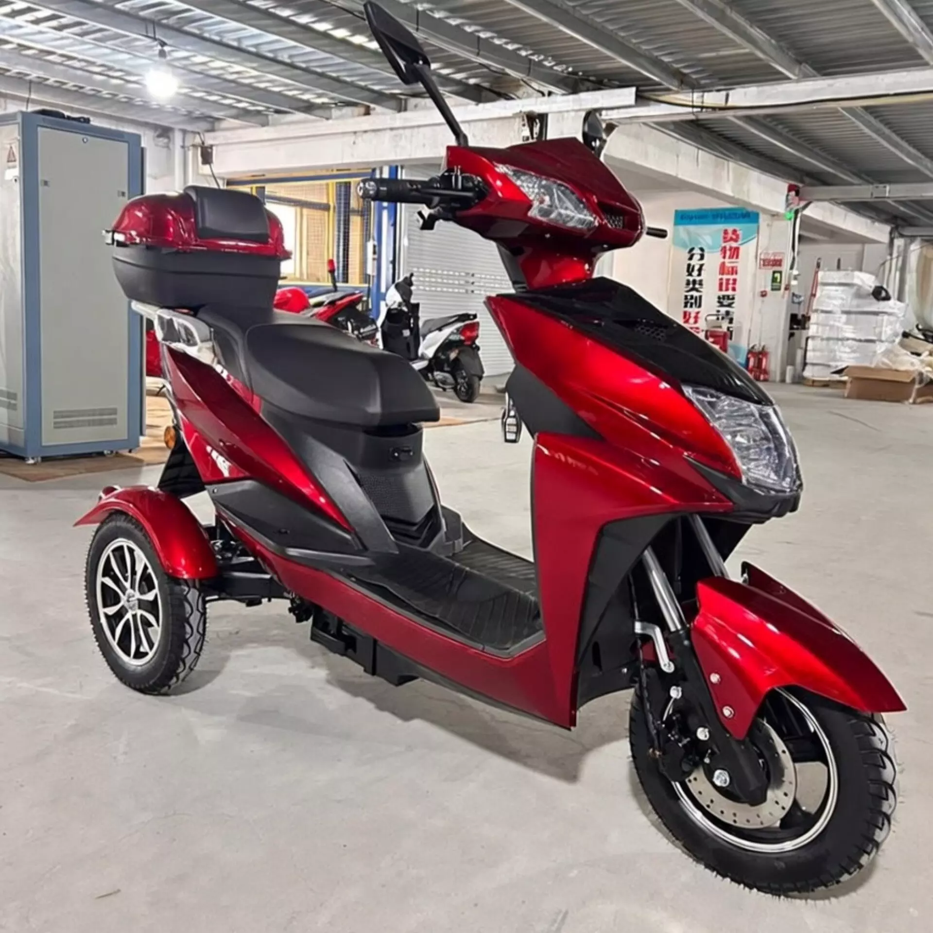 Трехколесный электроскутер Anomaly Energy SL3X 1500W 72V 38Ah Red (Красный) Трехколесный электроскутер Anomaly Energy SL3X 1500W 72V 38Ah Red (Красный)